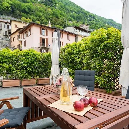 아파트 Una Terrazza Da Sogno By Rent All Como
